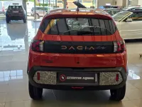 Usado Dacia Spring Extreme 47 kW (65 CV) 2024 Rojo Utilitario