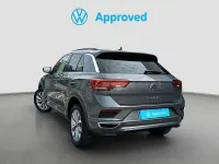 Usado VW T-Roc Advance 110 CV (80 kW) 2022 Gris / plata SUV