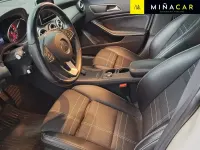 Usado Mercedes CLA220 Shooting Brake 177 CV (130 kW) 2015 Blanco Familiar