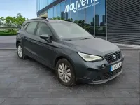Usado Seat Arona Style Plus 110 CV (80 kW) 2022 Gris SUV