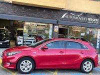 Usado Kia Ceed 100 CV (73 kW) 2022 Granate Utilitario