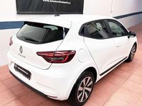 Begagnad Renault Clio V Equilibre 91 HK (66 kW) 2023 Vit Halvkombi
