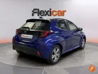 Usado Toyota Yaris Hybrid Active 92 CV (67 kW) 2025 Azul Berlina