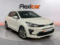 Usado Kia Rio 101 CV (74 kW) 2023 Blanco Berlina