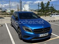 Usado Mercedes A180 Urban 122 CV (89 kW) 2014 Azul Berlina