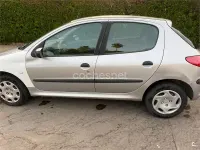 Usado Peugeot 206 70 CV (51 kW) 2001 Gris / plata Berlina