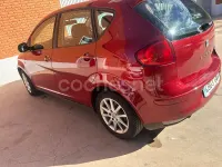 Usado Seat Altea Reference 105 CV (77 kW) 2010 Granate Monovolumen