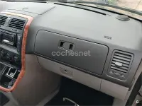 Usado Kia Carnival EX 144 CV (105 kW) 2004 Gris / plata Monovolumen