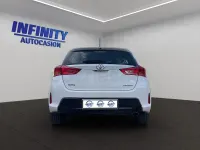 Usado Toyota Auris Active 124 CV (91 kW) 2015 Blanco Berlina