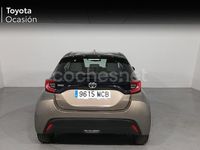Usado Toyota Yaris 125 CV (91 kW) 2022 Verde Berlina