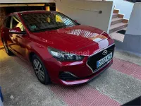 Usado Hyundai i30 120 CV (88 kW) 2019 Granate Familiar