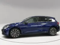 Usado VW Golf VIII 110 CV (80 kW) 2024 Azul Berlina
