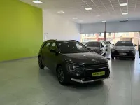 Usado Kia Niro 129 CV (94 kW) 2024 Gris SUV