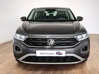 Usado VW T-Roc 110 CV (80 kW) 2024 Gris / plata SUV