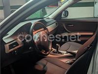 Usado BMW 318 Comfort Edition 143 CV (105 kW) 2012 Gris / plata Familiar