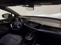 Usado Audi Q4 e-tron Premium 150 kW (204 CV) 2022 Gris SUV