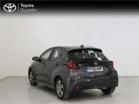 Usado Toyota Yaris Hybrid Active 116 CV (85 kW) 2025 Gris Monovolumen