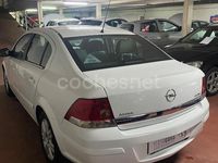 Usado Opel Astra Edition 110 CV (80 kW) 2011 Blanco Berlina