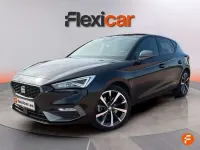 Usado Seat Leon FR 125 CV (91 kW) 2023 Negro Utilitario