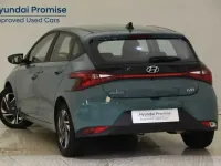 Usado Hyundai i20 100 CV (73 kW) 2025 Verde Utilitario