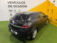 Usado Opel Astra GTC Sport 110 CV (80 kW) 2010 Negro Berlina