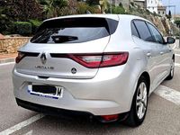 Usado Renault Mégane IV Bose Edition 116 HP (85 kW) 2018 Cinzento Citadino