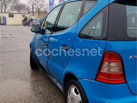 Usado Mercedes A160 Elegance 102 CV (75 kW) 1999 Azul Monovolumen