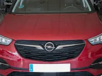 Usado Opel Grandland X Design & Tech 131 CV (96 kW) 2021 Rojo burdeos SUV
