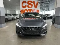 Usado Hyundai i30 120 CV (88 kW) 2024 Gris Berlina