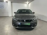 Usado Peugeot 308 Style 130 CV (95 kW) 2019 Gris / plata Berlina