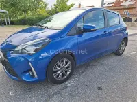 Usado Toyota Yaris Active 69 CV (50 kW) 2017 Azul Berlina