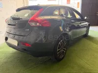 Usado Volvo V40 Momentum 120 CV (88 kW) 2017 Azul Berlina
