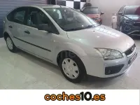 Usado Ford Focus Trend 101 CV (74 kW) 2005 Gris / plata Berlina