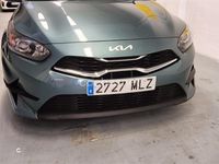 Usado Kia Ceed 120 CV (88 kW) 2023 Verde Utilitario