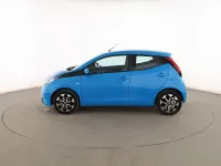 Usado Toyota Aygo X-play 72 CV (52 kW) 2019 Azul Utilitario