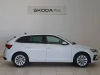 Usado Skoda Scala Selection 116 CV (85 kW) 2025 Blanco Utilitario