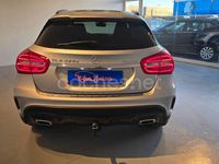 Usado Mercedes GLA220 AMG line 177 CV (130 kW) 2016 Gris / plata SUV