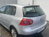 Usado VW Golf V 105 CV (77 kW) 2007 Gris / plata Berlina