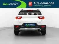 Usado Kia Stonic 84 CV (61 kW) 2023 Blanco SUV