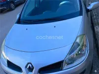 Begagnad Renault Clio II Authentique 75 HK (55 kW) 2007 Grå Sedan