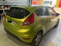 Usado Ford Fiesta Trend 68 CV (50 kW) 2010 Verde Berlina