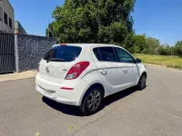 Usado Hyundai i20 GO! 85 CV (62 kW) 2014 Blanco Utilitario