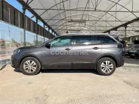 Usado Peugeot 5008 Active 130 CV (95 kW) 2018 Gris / plata SUV