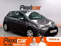 Usado Toyota Yaris Active 99 CV (72 kW) 2020 Gris Utilitario