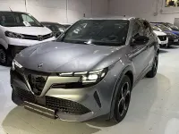 Usado Alfa Romeo GT Junior Edizione Speciale 136 CV (100 kW) 2025 Gris / plata SUV