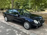 Usado Mercedes E500 Elegance 306 CV (225 kW) 2006 Azul Berlina