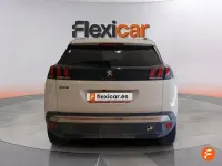 Usado Peugeot 3008 Allure 120 CV (88 kW) 2017 Blanco SUV
