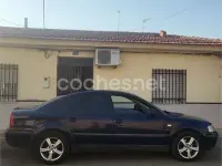 Usado VW Passat Comfortline 130 CV (95 kW) 2000 Azul Berlina