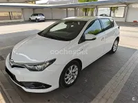 Usado Toyota Auris Hybrid Business Edition 136 CV (100 kW) 2019 Blanco Berlina