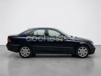 Usado Mercedes C320 Elegance 224 CV (164 kW) 2005 Azul Berlina